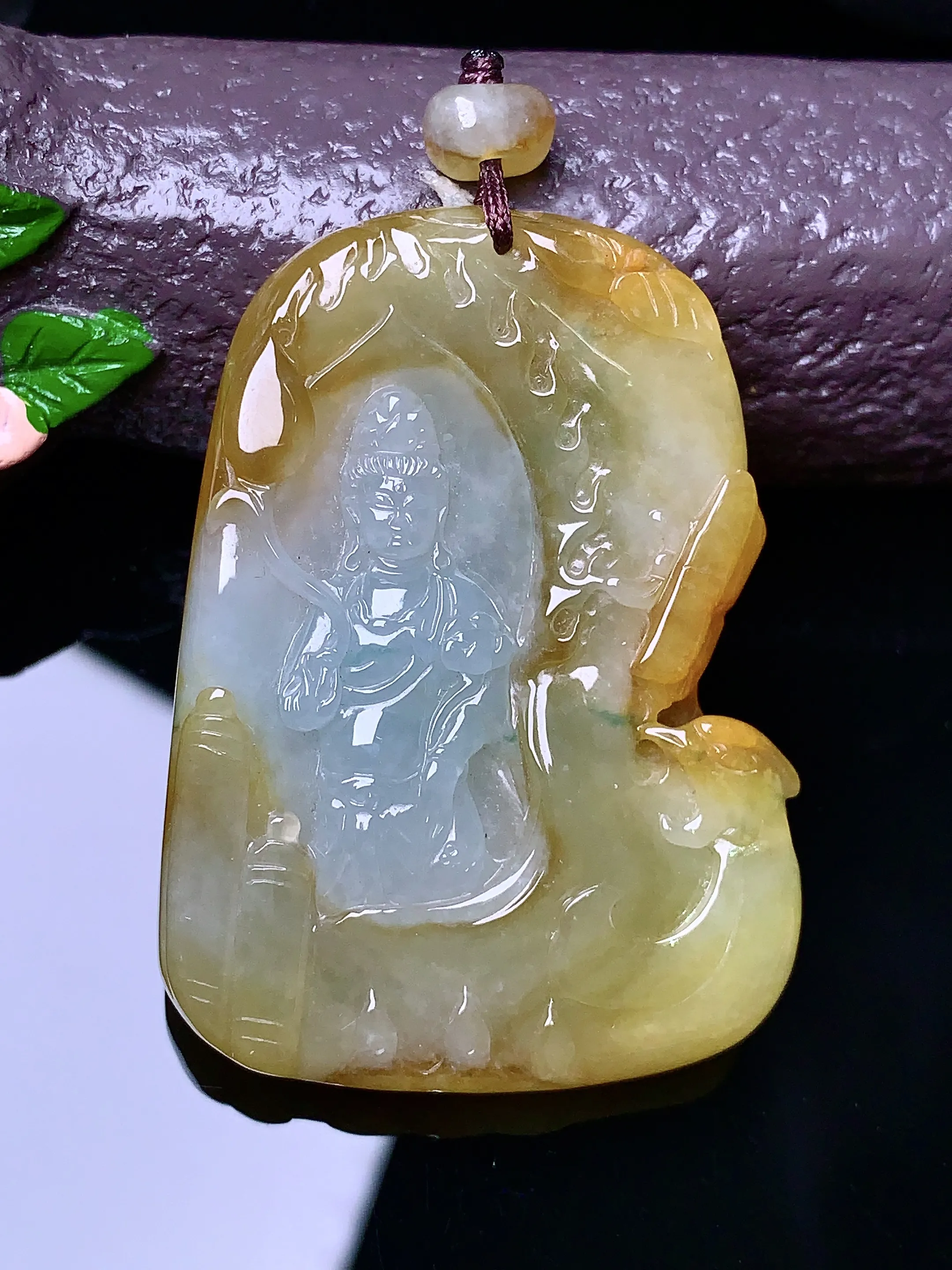 黄翡观音吊坠 玉质细腻 色泽清新艳丽 整体尺寸49*35.6*6.7