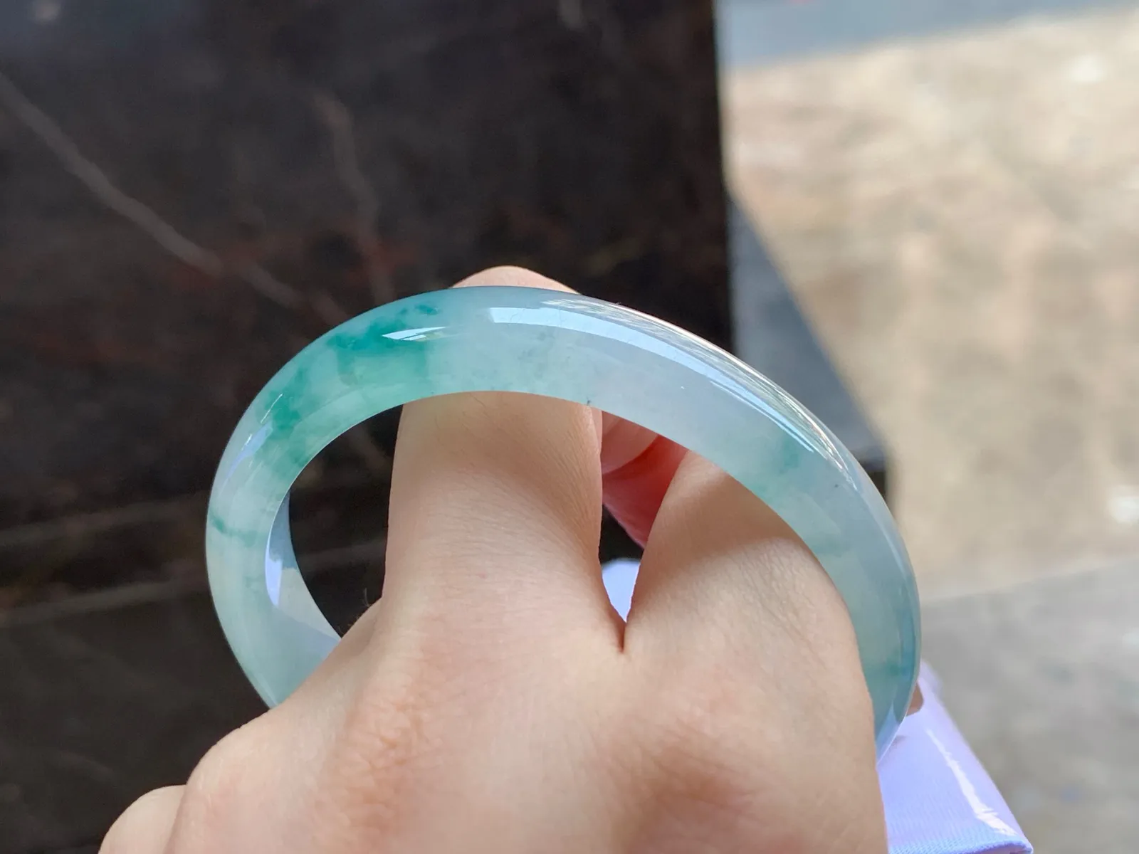 飘花贵妃镯
清爽55.4/12.6/6.8mm