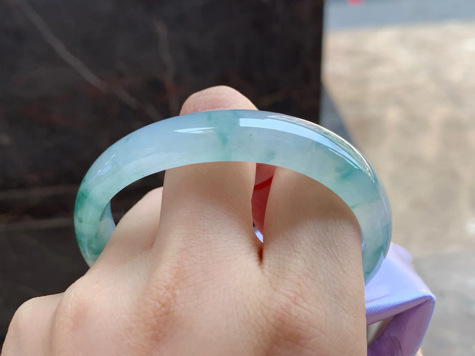 飘花贵妃镯
清爽55.4/12.6/6.8mm