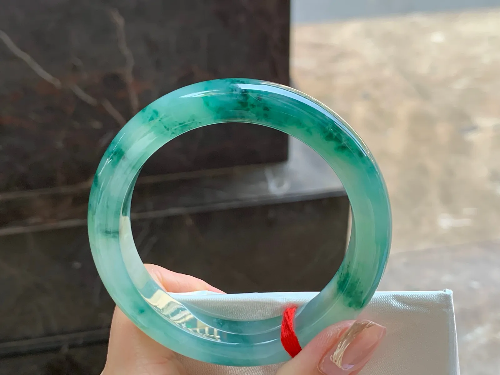 冰飘花手镯
水润56.4/12.6/9.3mm