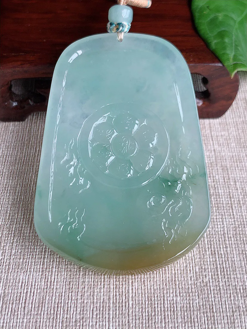 缅甸a货翡翠ddj老坑冰种飘黄翡飘花黄财神吊坠 整体70.8×48.2×8.2mm 62.80