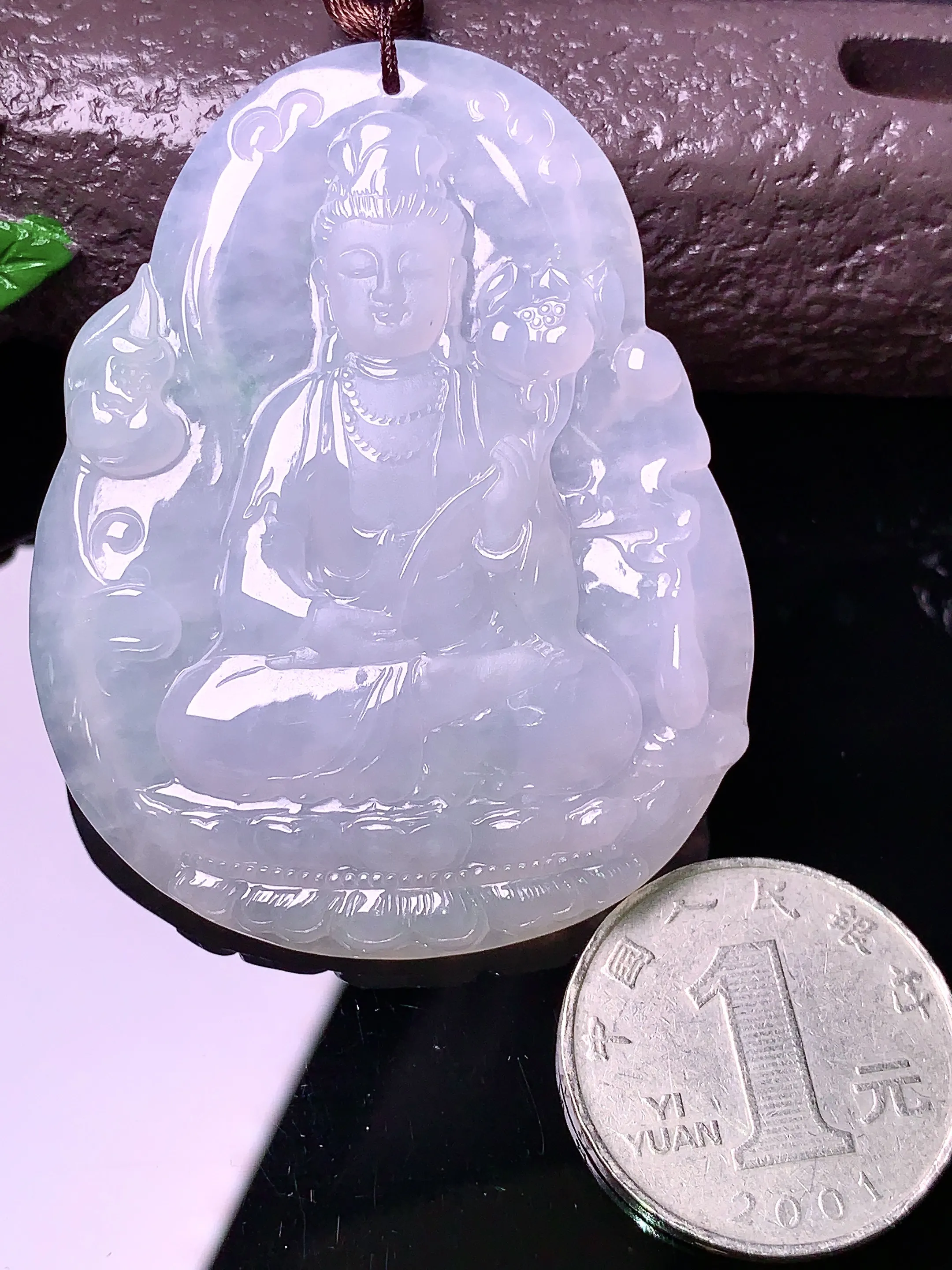 冰种观音吊坠 玉质细腻 色泽清新艳丽 整体尺寸57.8*45.3*6