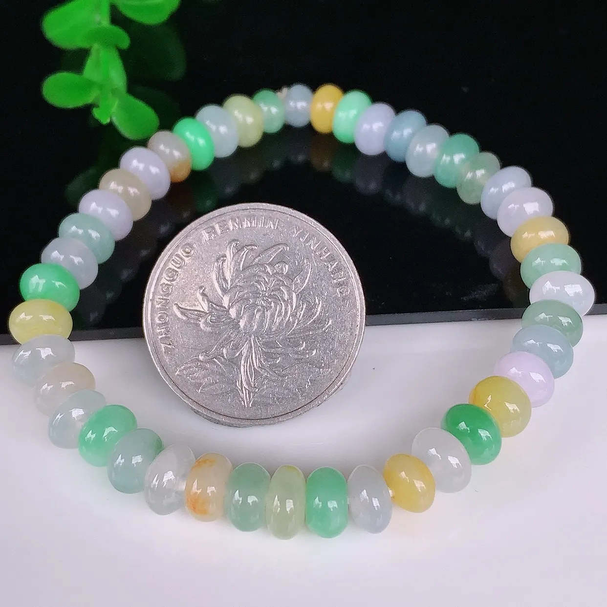 自然光实拍，冰润冰糯种多彩算盘珠翡翠手串手链，种老水足，冰清玉润  颜色漂亮  #46.6取一尺寸7*3.5mm