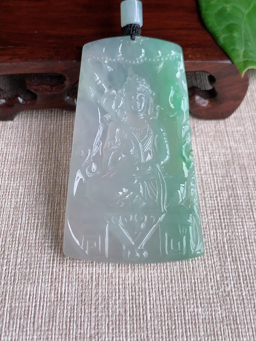 缅甸a货翡翠ddj老坑冰种飘绿大势至菩萨吊坠 整体62.4×36.5×5.4mm 33.22