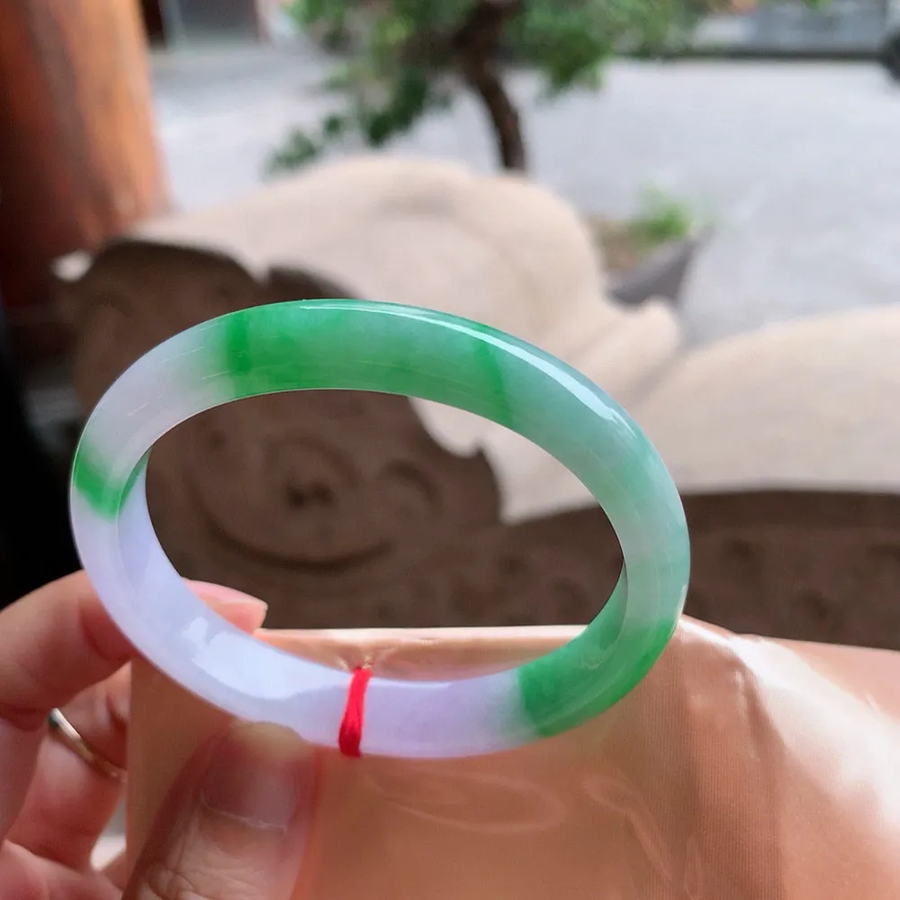 贵妃冰春彩 无瑕 尺寸:58/51.3/9.3/7.1（正圈55-56可戴）   性价比超高