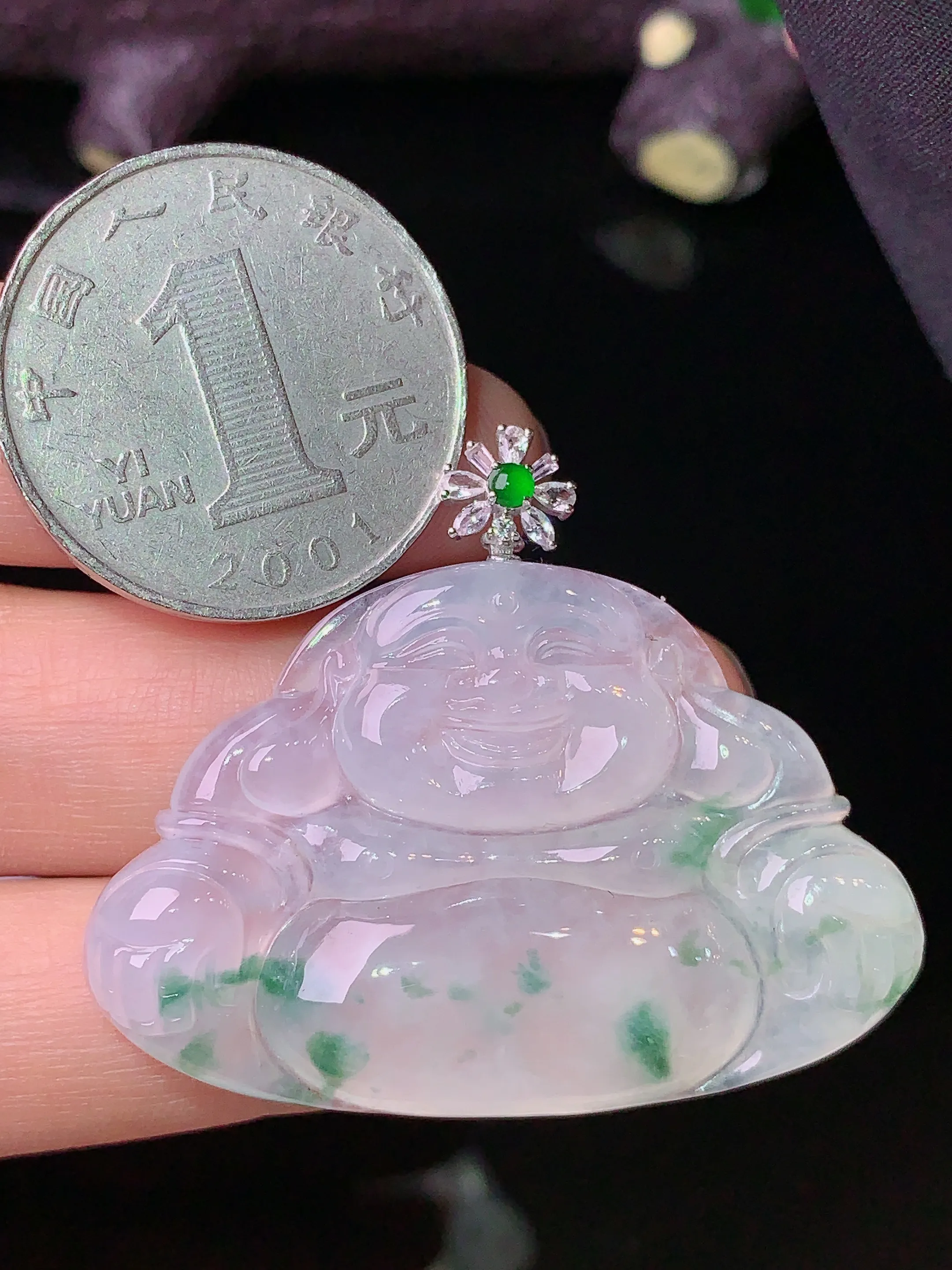 18k金钻镶嵌飘绿佛公吊坠 玉质细腻 色泽清新艳丽 整体尺寸36.7*43*5.6