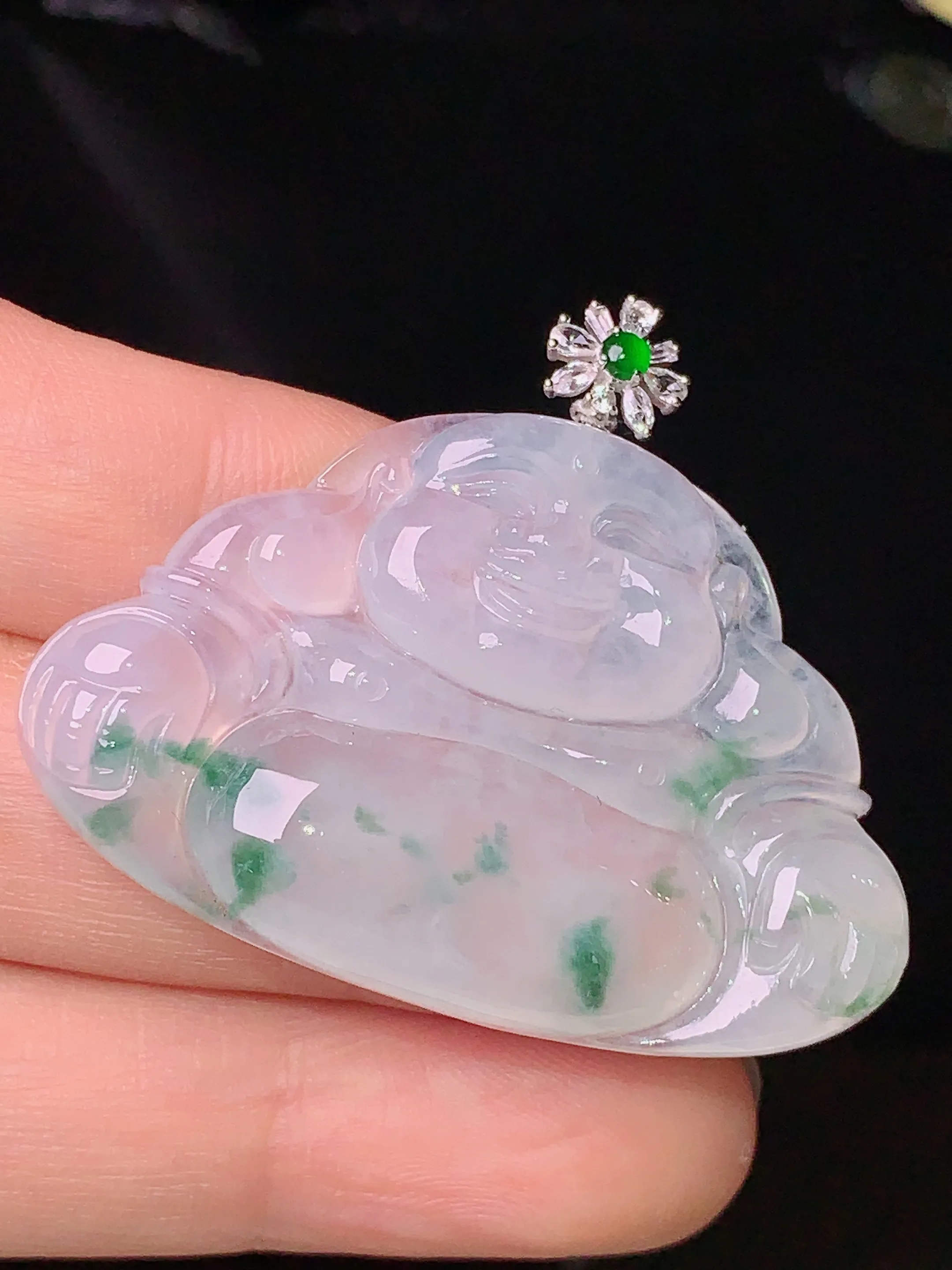 18k金钻镶嵌飘绿佛公吊坠 玉质细腻 色泽清新艳丽 整体尺寸36.7*43*5.6