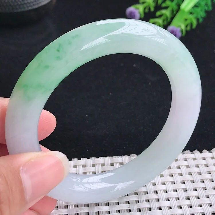自然光54圈口老坑冰润果冻胶飘绿圆条手镯翡翠玉镯尺寸54/11.6/10.8