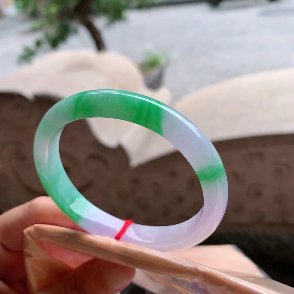 贵妃冰春彩 无瑕 尺寸:58/51.3/9.3/7.1（正圈55-56可戴）   性价比超高