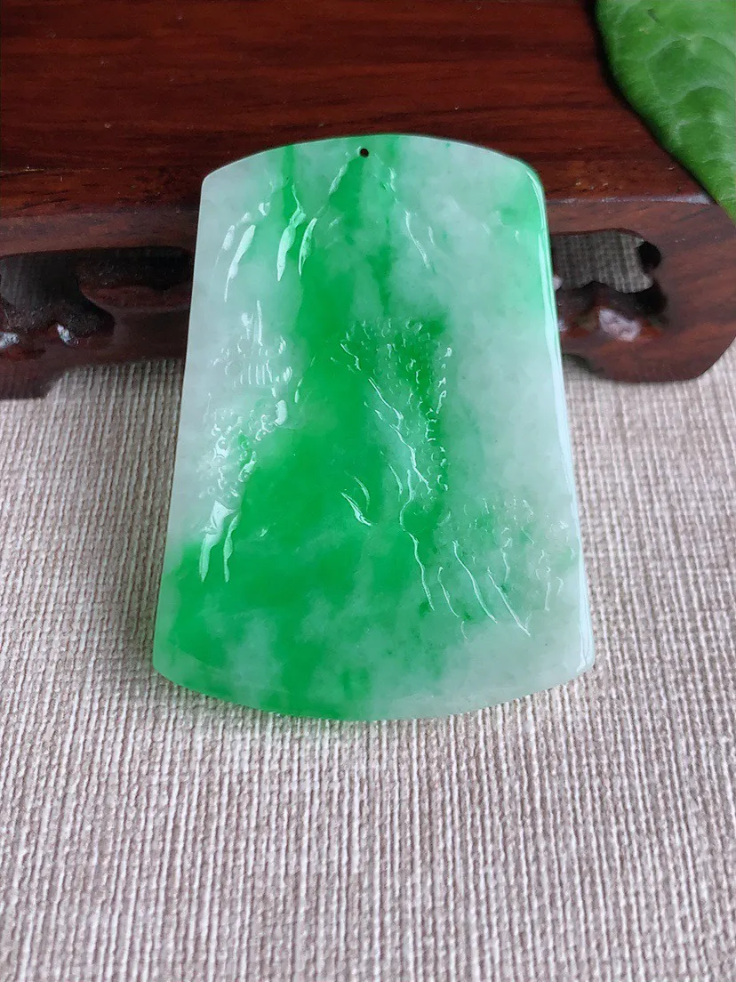 缅甸a货翡翠ddj老坑冰种飘阳绿意境山水牌吊坠  整体51.8×37.8×5.2mm 22.70