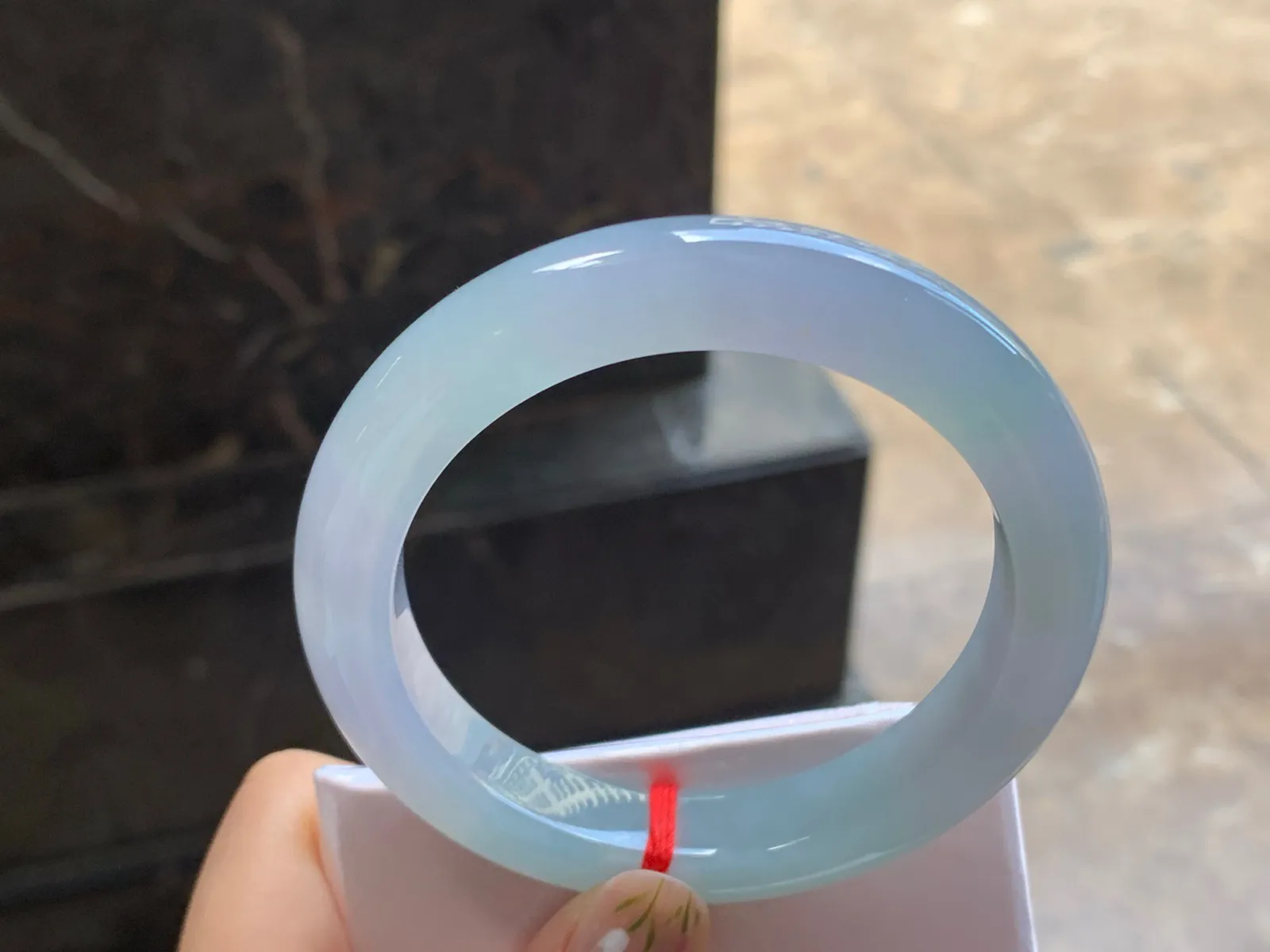 57-10.7-9.5

冰紫春彩底妆手镯^_^水润清新