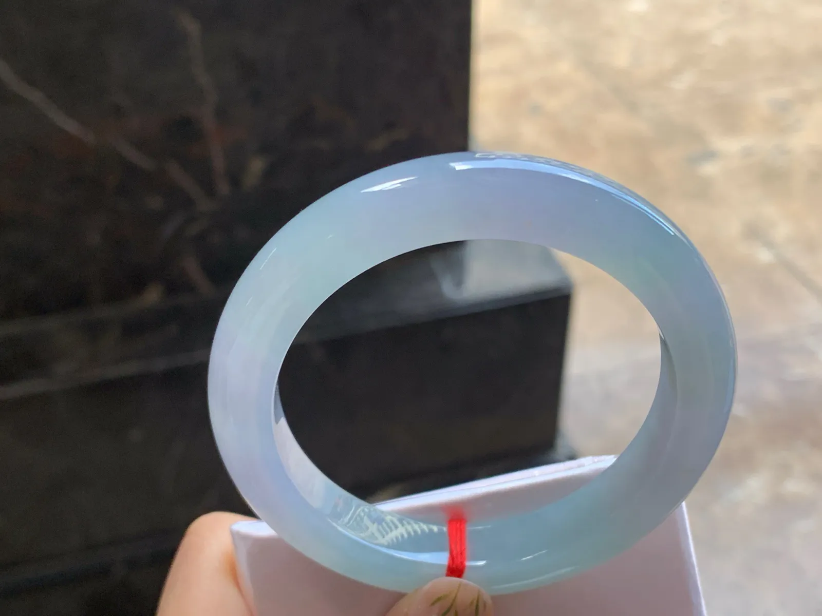 57-10.7-9.5

冰紫春彩底妆手镯^_^水润清新