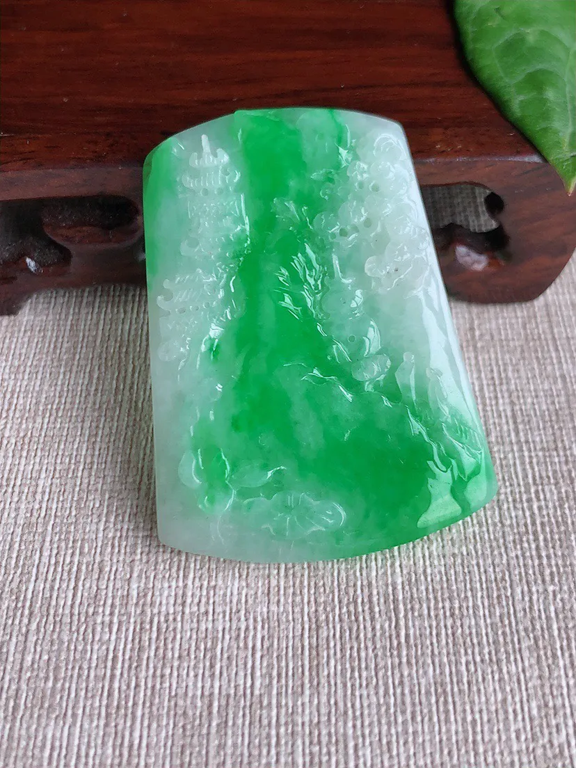 缅甸a货翡翠ddj老坑冰种飘阳绿意境山水牌吊坠  整体51.8×37.8×5.2mm 22.70