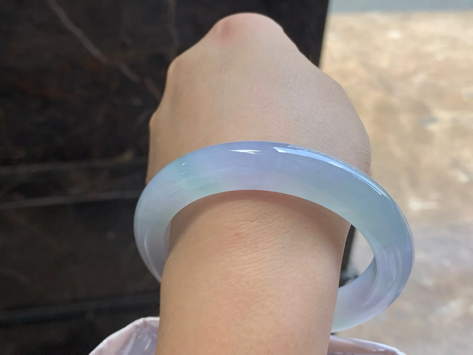 57-10.7-9.5

冰紫春彩底妆手镯^_^水润清新