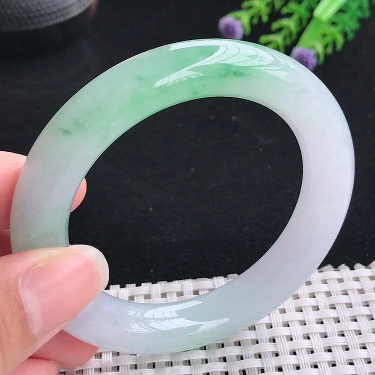 自然光54圈口老坑冰润果冻胶飘绿圆条手镯翡翠玉镯尺寸54/11.6/10.8