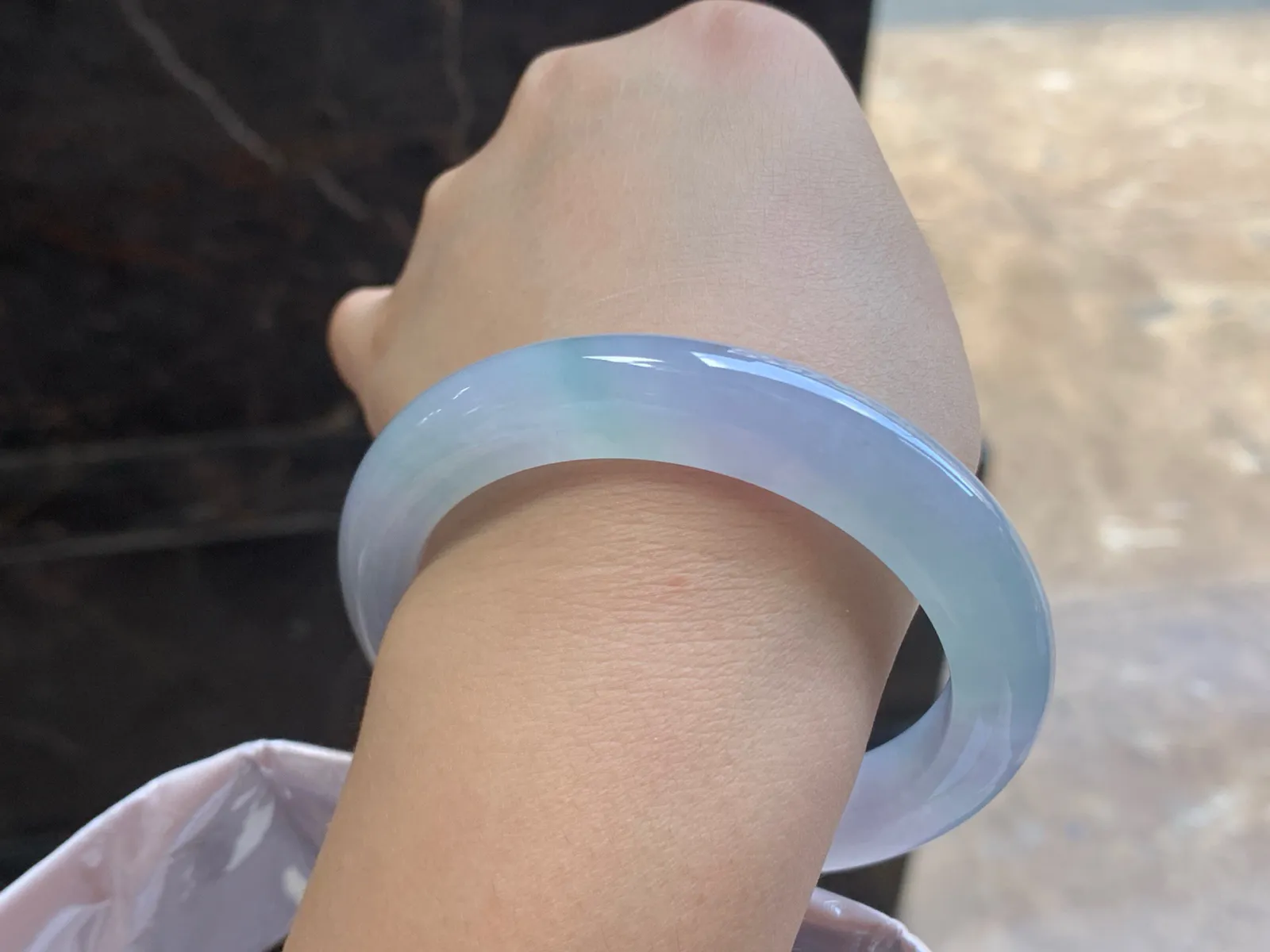 57-10.7-9.5

冰紫春彩底妆手镯^_^水润清新