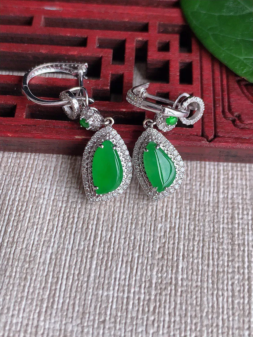缅甸a货翡翠ddj老坑冰种18K金镶嵌阳绿随形耳坠 整体9×5×5.8mm 4.29