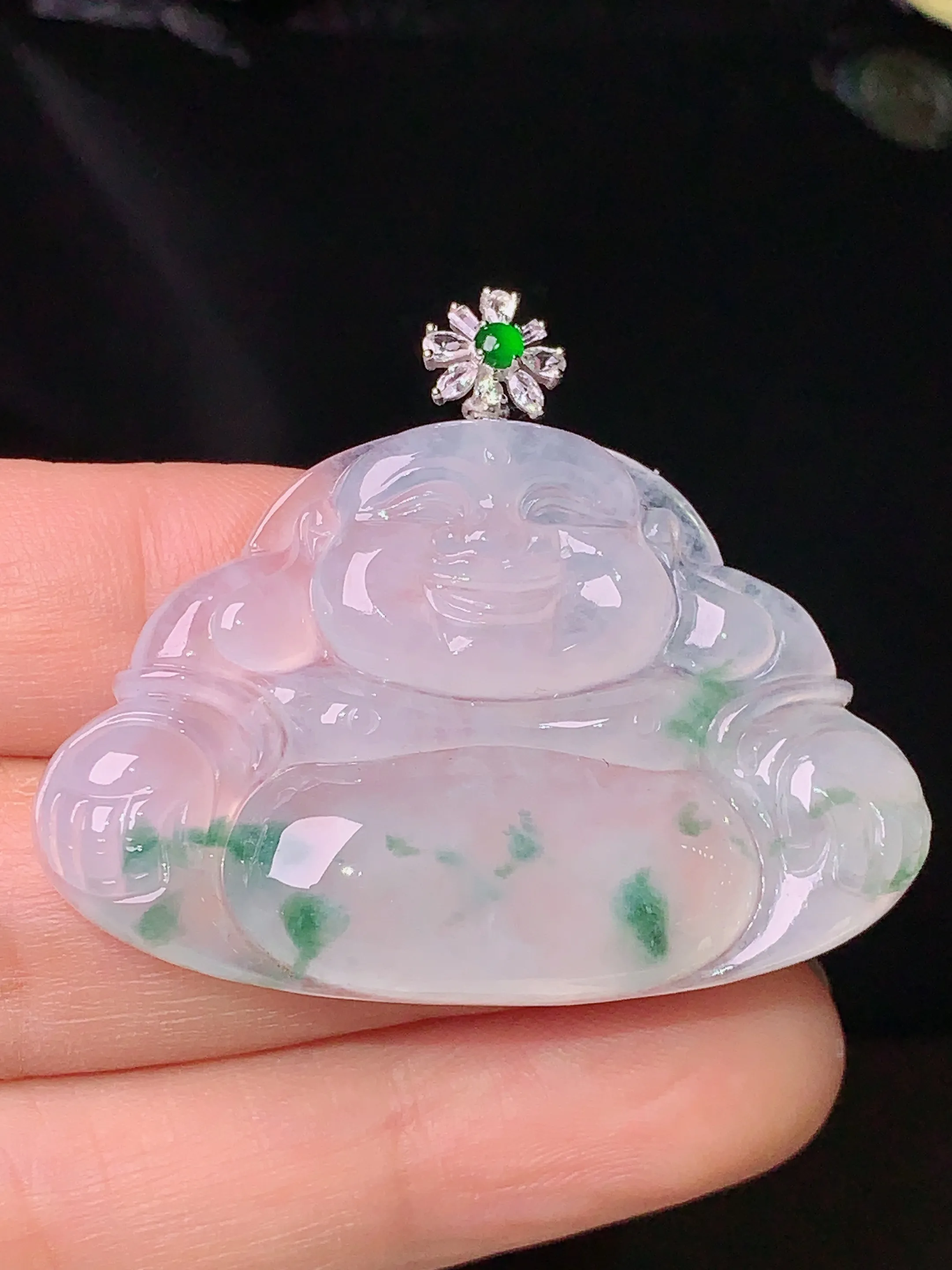 18k金钻镶嵌飘绿佛公吊坠 玉质细腻 色泽清新艳丽 整体尺寸36.7*43*5.6