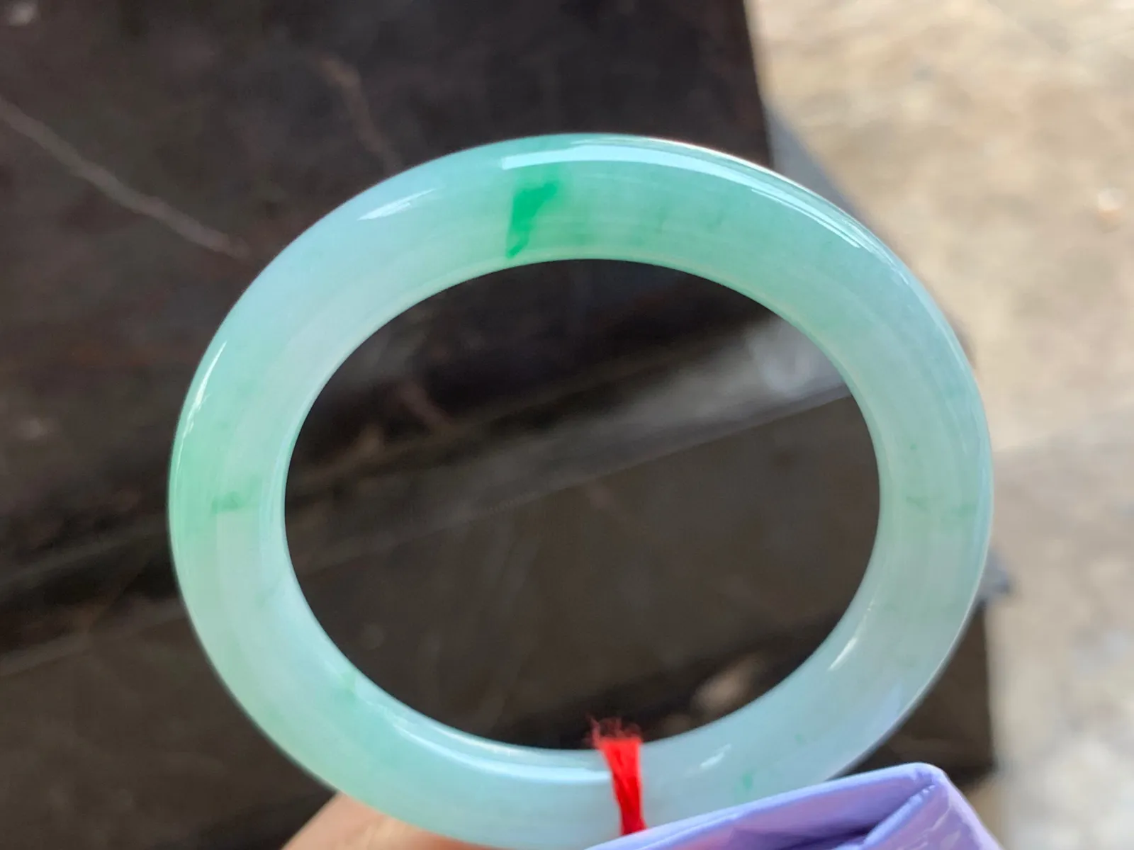 57.5-10.5mm
带色圆条手镯 有种有色 清爽水润气质大气