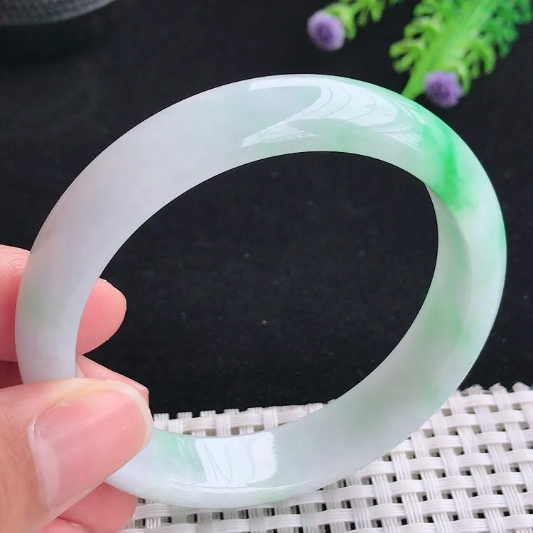 自然光58圈口老坑精美温润飘阳绿手镯翡翠玉镯尺寸58/13.6/7.6