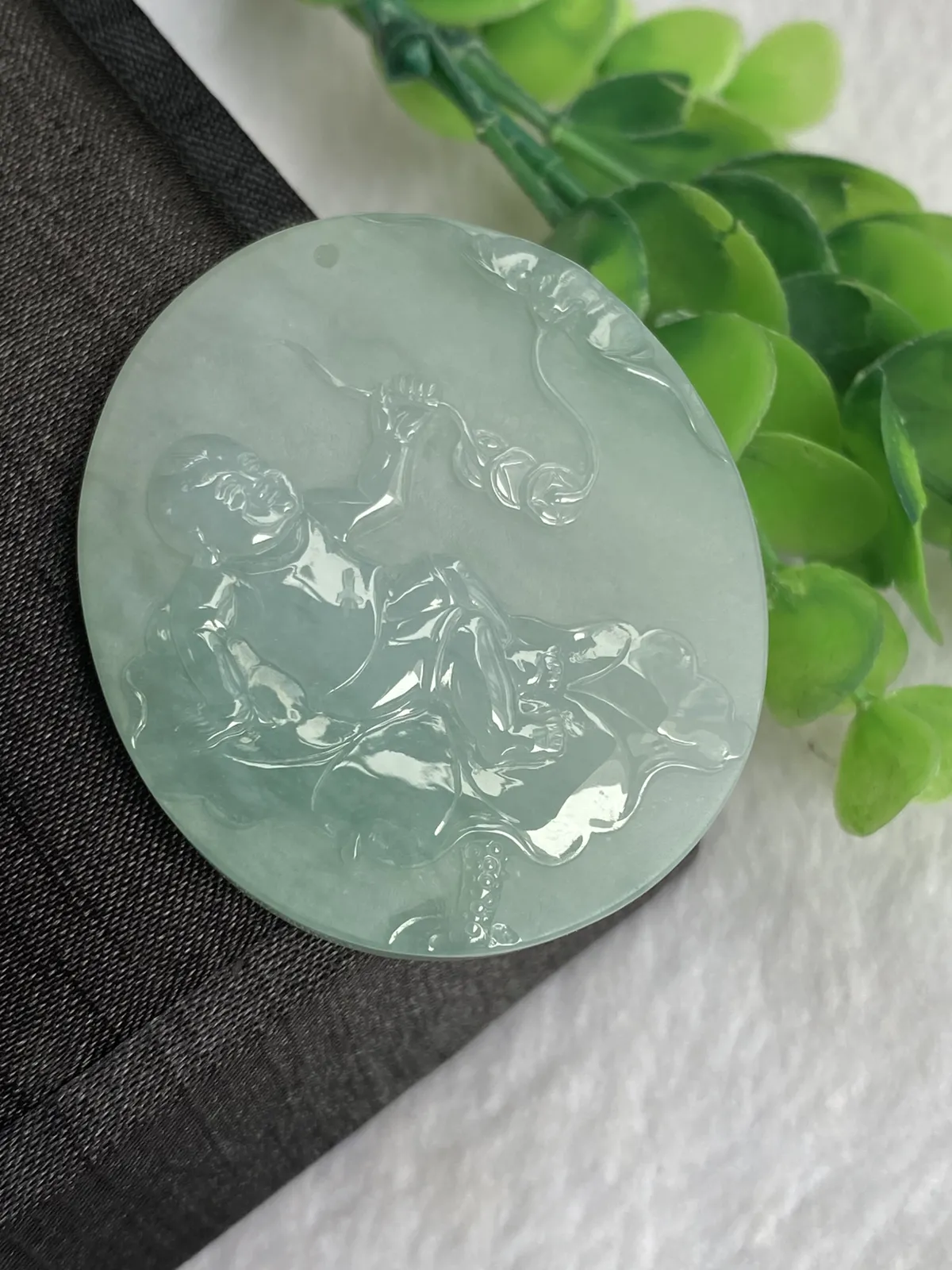 推荐【荷叶童子】连生贵子，福在眼前，磨砂与精抛两种工艺，无纹裂，水润，细腻，微透，品相佳～～