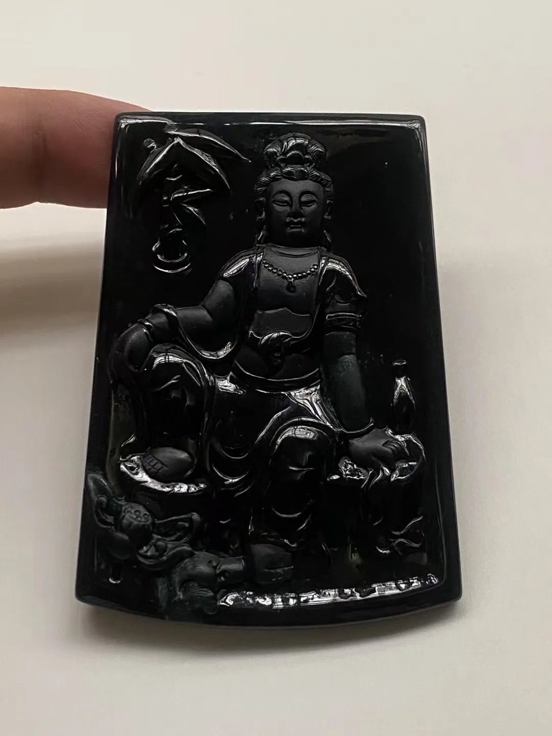 墨翠【竹林观音】细腻干净，黑度极黑、性价比高，雕工精湛，打灯透绿‘