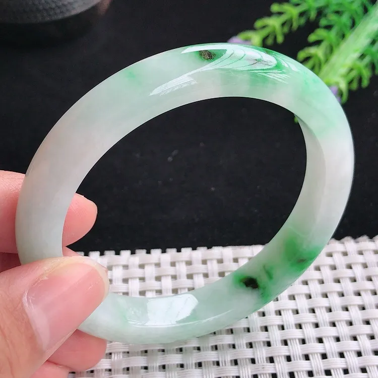 自然光56圈口老坑精美温润飘阳绿手镯翡翠玉镯尺寸56/10.7/8.3