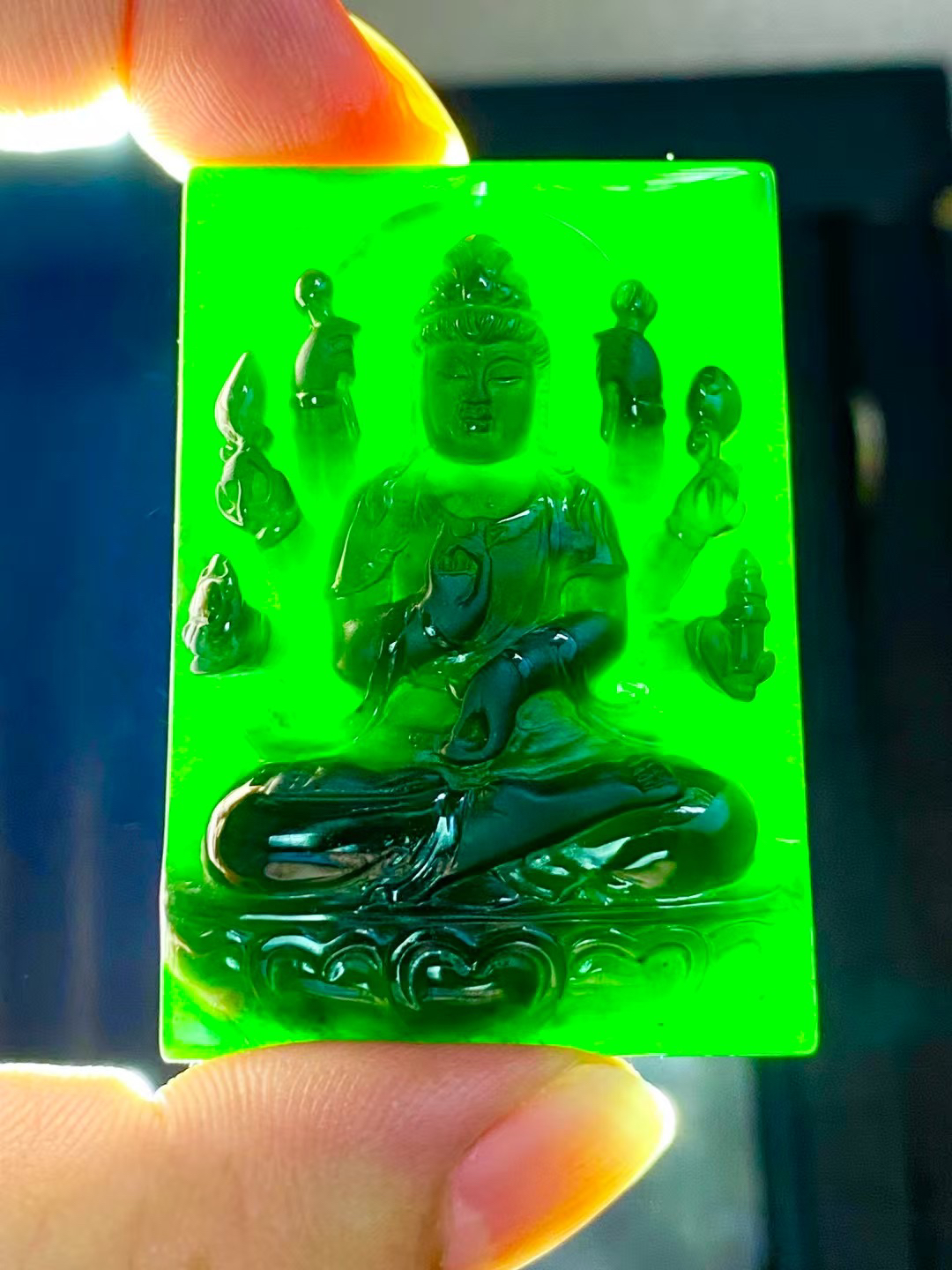 墨翠【千手观音】细腻干净，黑度好，性价比高，雕工精湛，打灯透绿‘