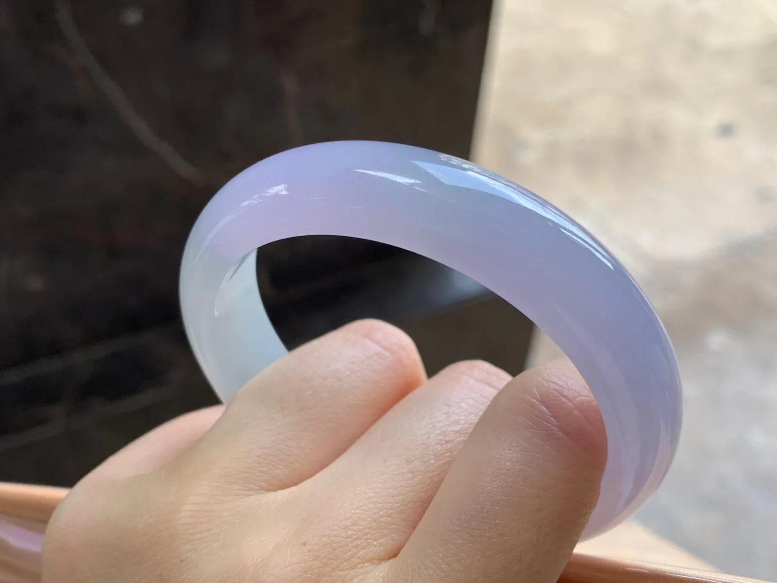 紫罗兰手镯
尺寸：56.5-13.5-7.7mm
水润十足～小清新上手好看