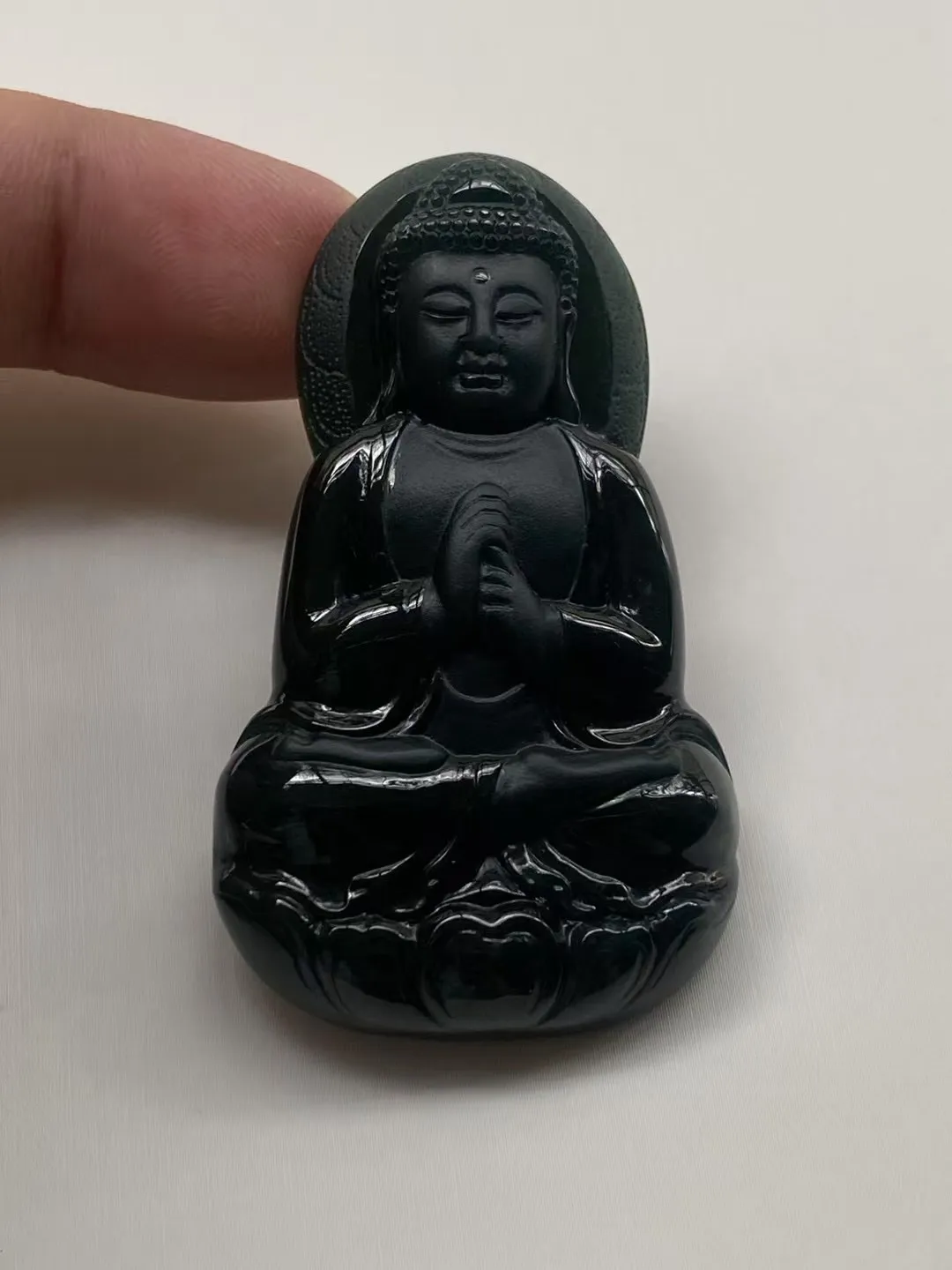 墨翠【大日如来】细腻干净，黑度好，性价比高，雕工精湛，打灯透绿.