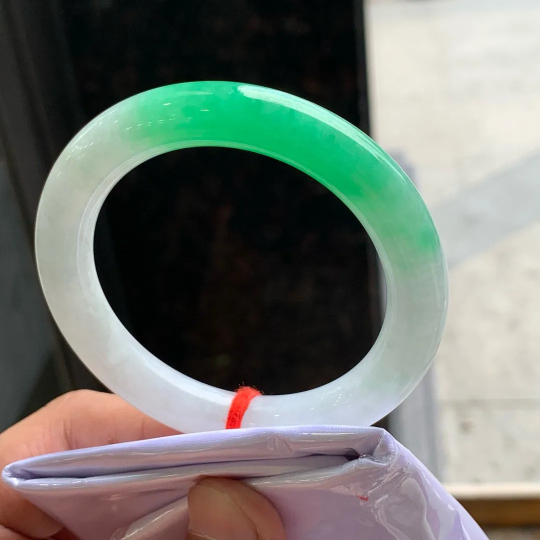 一节阳绿圆条 无瑕 尺寸:52.6/9.9