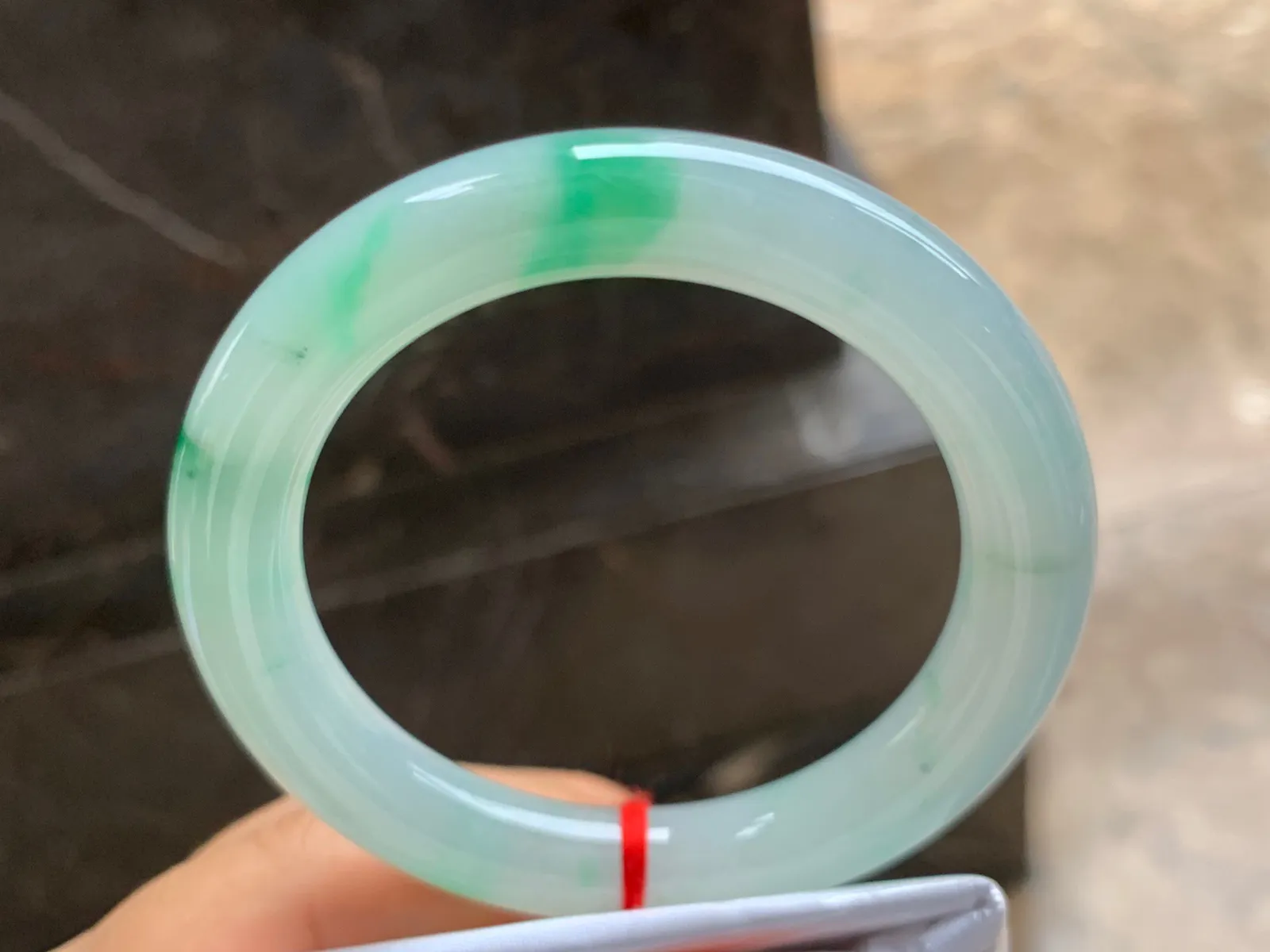 54-9.5mm
冰种带色圆条手镯 水润冰透 清爽