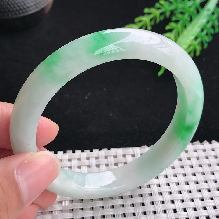自然光56圈口老坑精美温润飘阳绿手镯翡翠玉镯尺寸56/10.7/8.3
