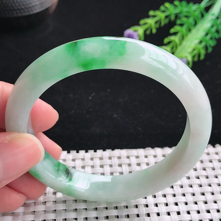 自然光56圈口老坑精美温润飘阳绿手镯翡翠玉镯尺寸56/10.7/8.3