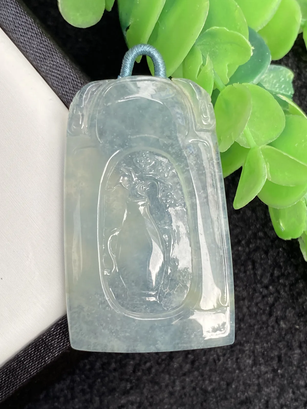 推荐【冰飘雪花️棉平安牌】避雕，飘雪花️棉，意境很美，冰透，起光，水润，细腻，品相佳～～