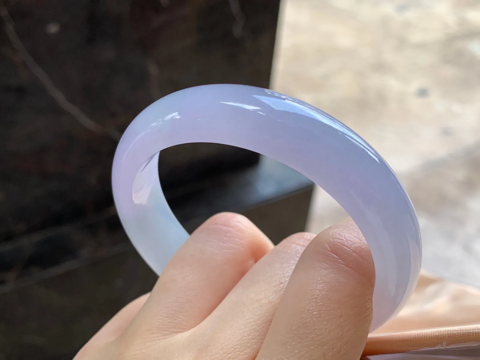 紫罗兰手镯
尺寸：56.5-13.5-7.7mm
水润十足～小清新上手好看