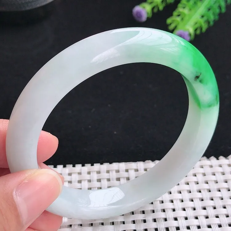 自然光59圈口老坑精美冰润飘阳绿辣绿手镯翡翠玉镯尺寸59/12/9.3