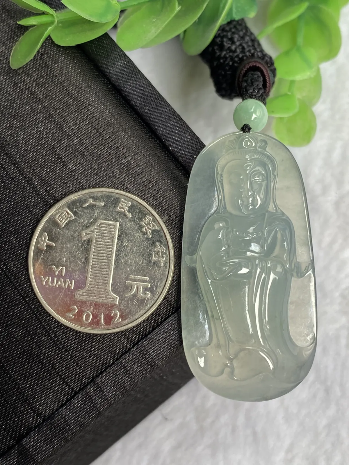 推荐【冰飘花观音】超冰透，无纹裂，衣袂处飘一点点花，水润，超细腻，起胶，品相佳～～厚装～～