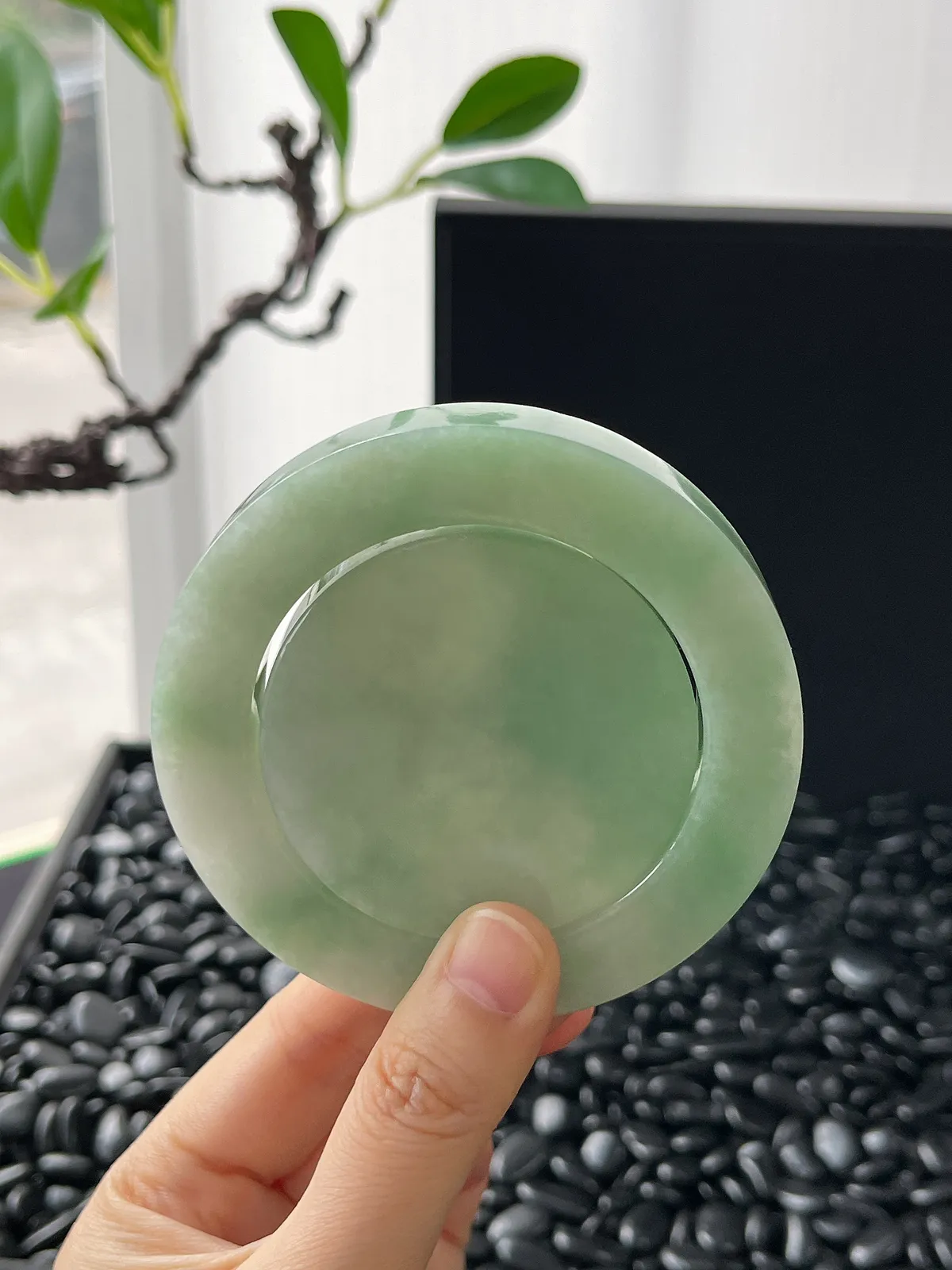 翡翠镯胚带镯心，正圈最大做60.7，圆条最大做56.7