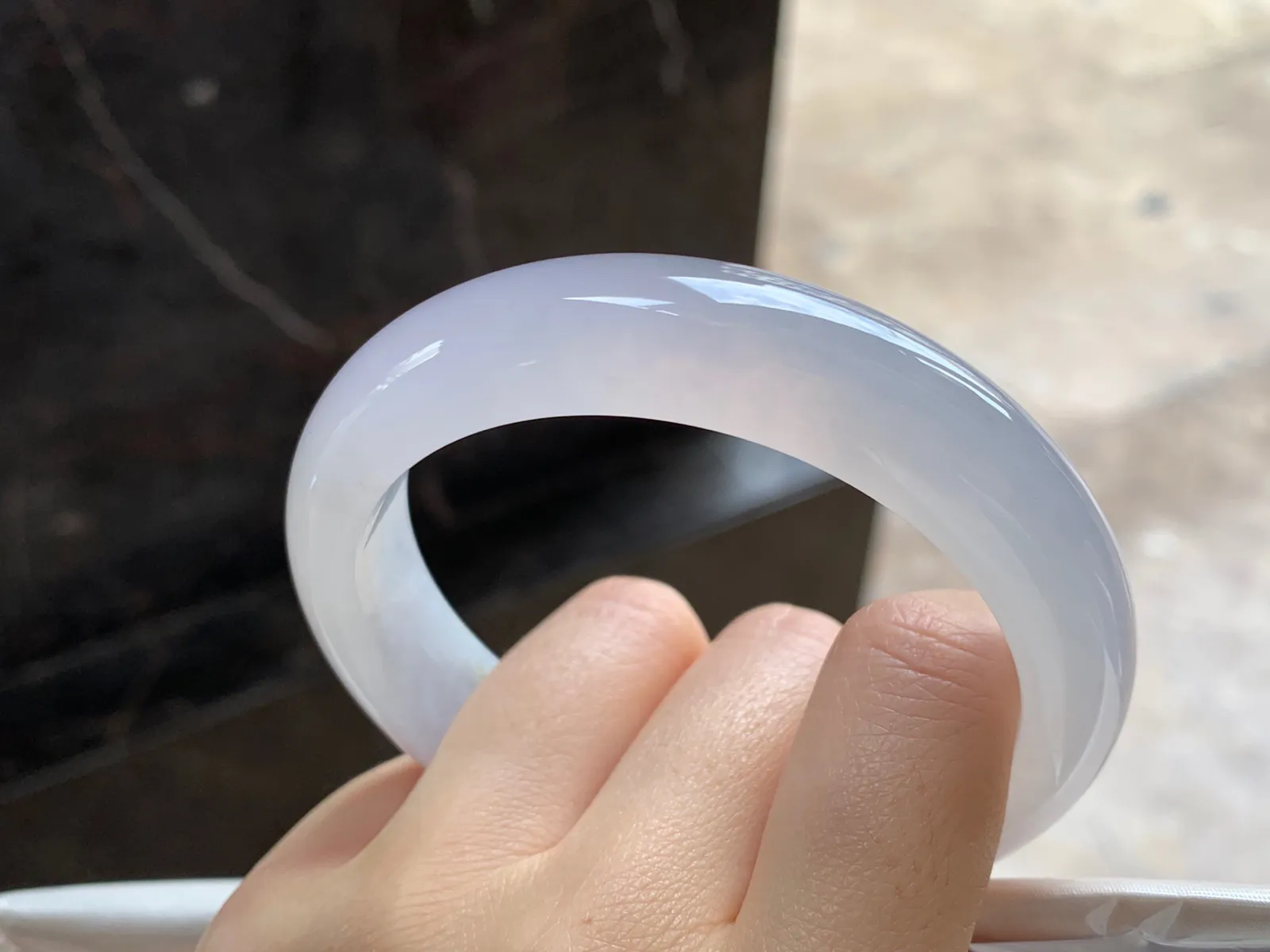 冰种手镯
尺寸：59.7-14.6-9.1mm
种水好 小清新 上手好看