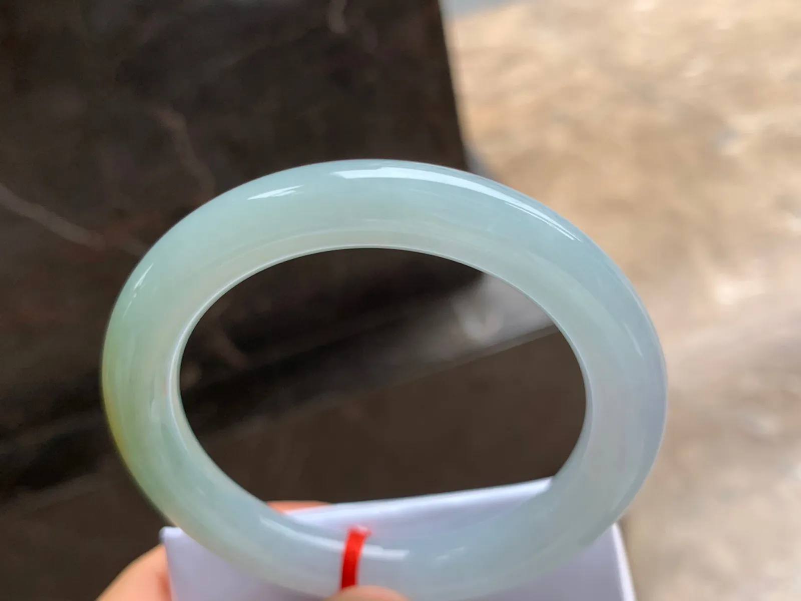 55.5-10mm
黄翡圆条手镯 种好细腻 颜色漂亮
