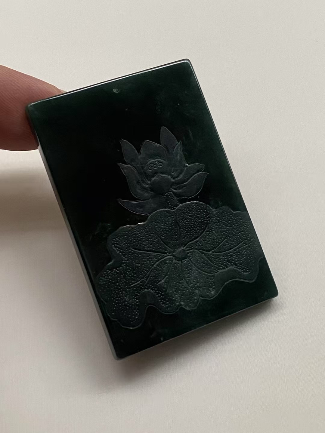 墨翠【千手观音】细腻干净，黑度好，性价比高，雕工精湛，打灯透绿‘