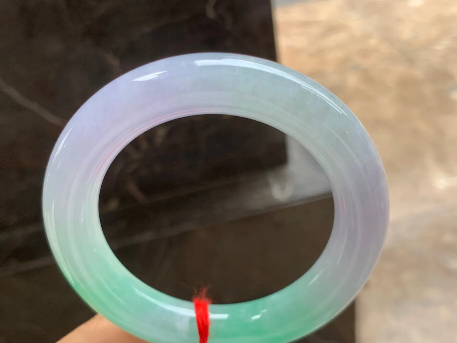 58-13mm
春彩圆条手镯 种好细腻 颜色漂亮 条形优秀