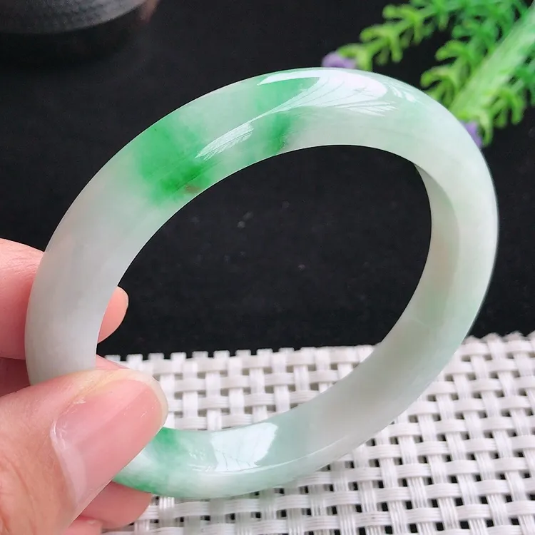 自然光56圈口老坑精美温润飘阳绿手镯翡翠玉镯尺寸56/10.7/8.3