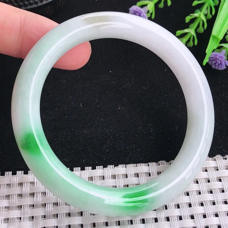 自然光53圈口老坑精美飘阳绿圆条手镯翡翠玉镯尺寸53/9.5/9.3