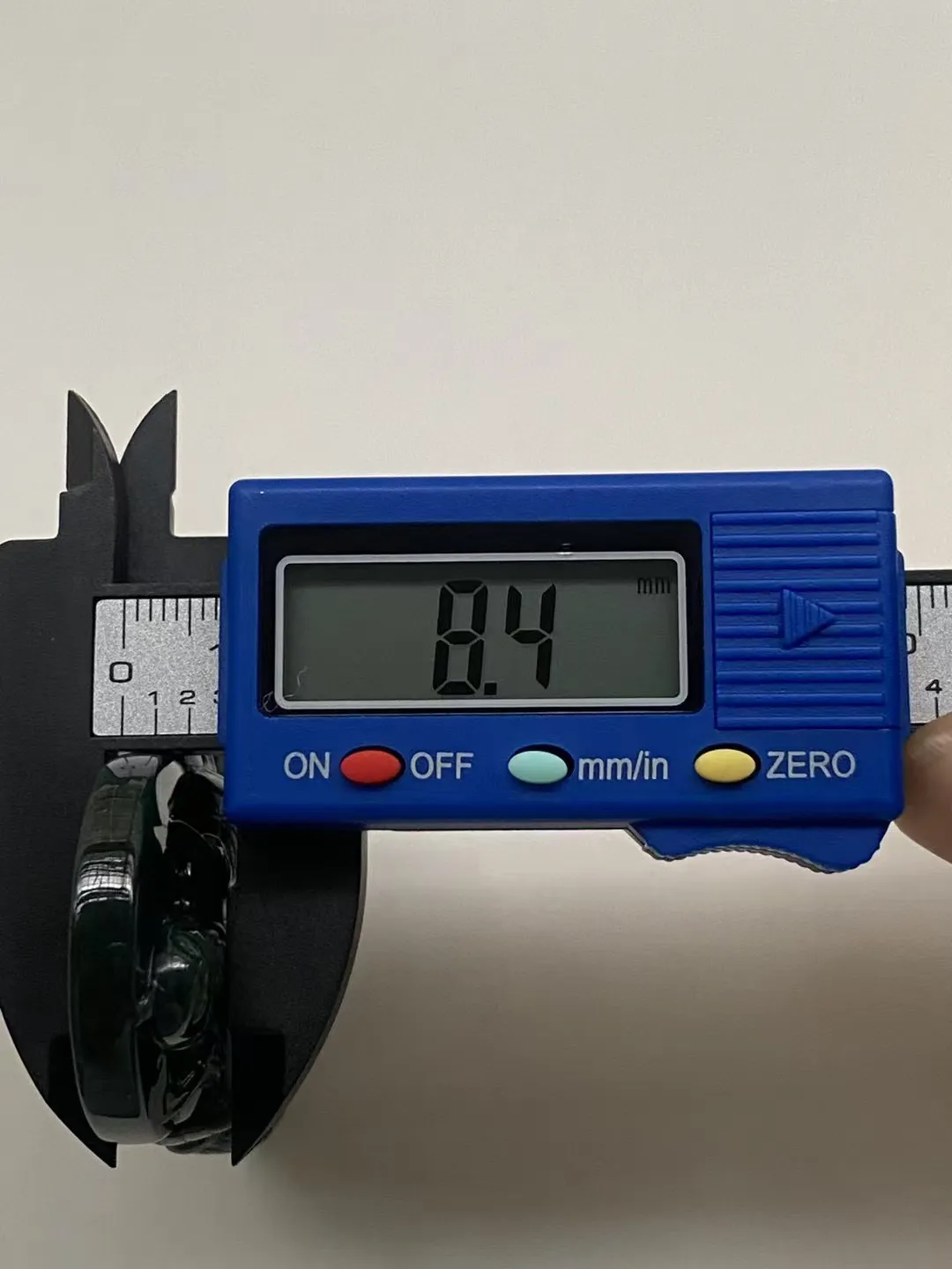 墨翠【武圣—关二爷】细腻干净，黑度好，性价比高，雕工精湛，打灯透绿‘