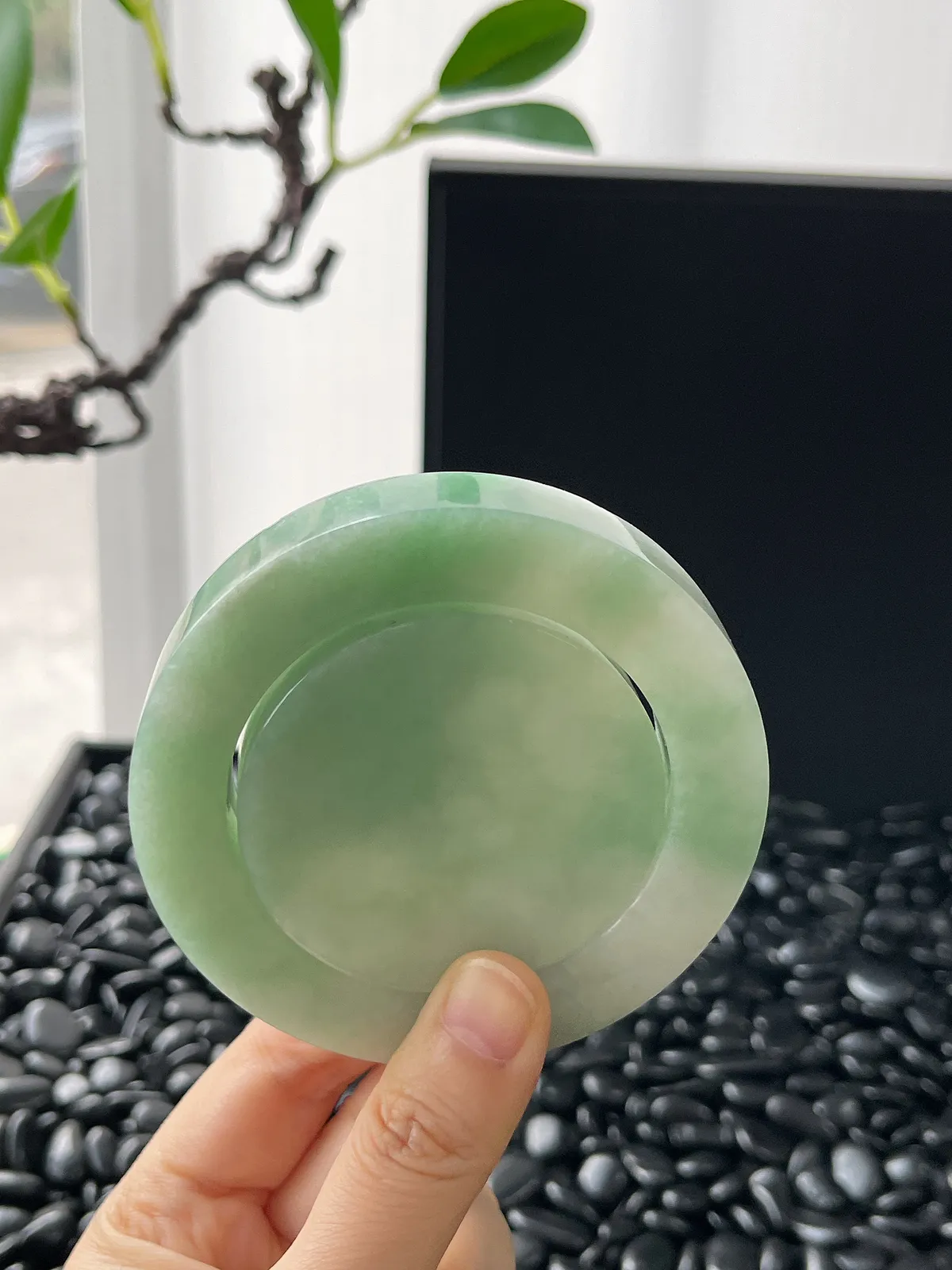 翡翠镯胚带镯心，正圈最大做60.7，圆条最大做56.7