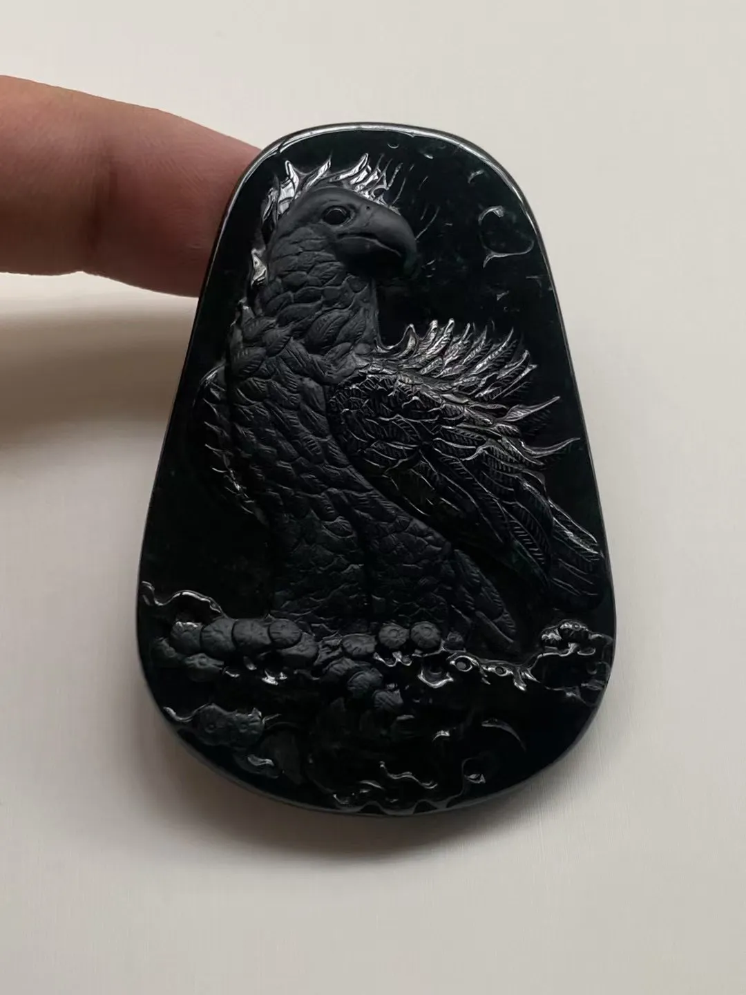 墨翠【大展宏图】细腻干净，黑度极黑、性价比高，雕工精湛，打灯透绿‘