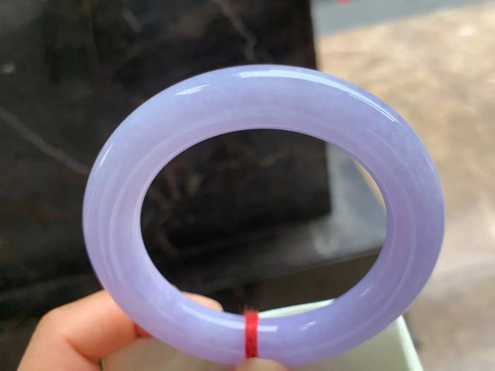52.5-11mm
紫罗兰圆条手镯 颜色浓郁 条形优秀 上手高贵大气