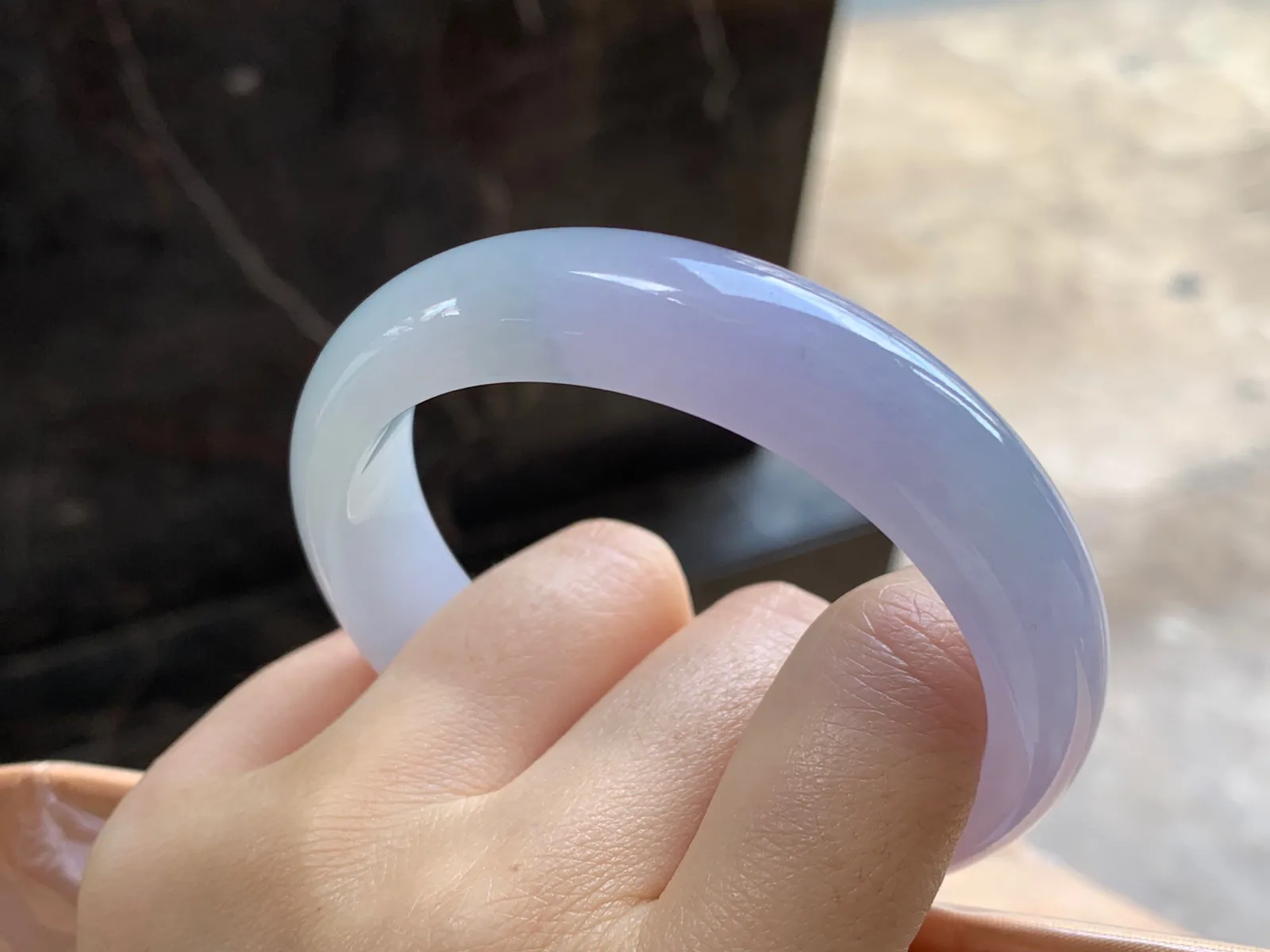 紫罗兰手镯
尺寸：56.5-13.5-7.7mm
水润十足～小清新上手好看
